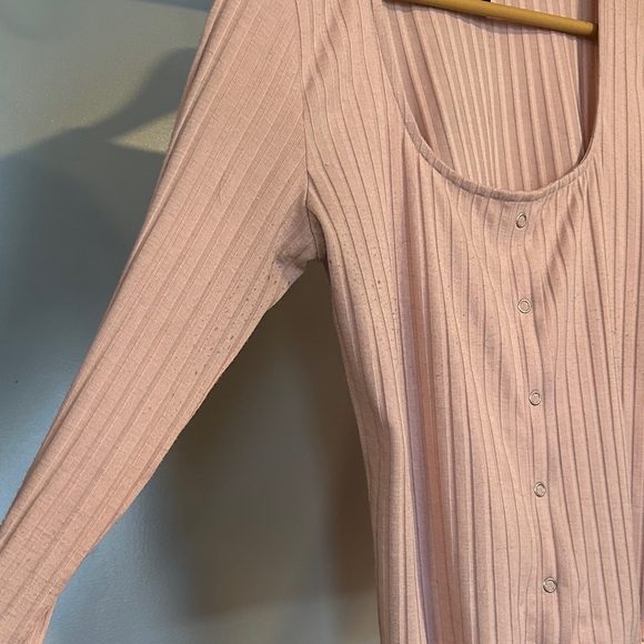 Pink Ribbed Button-Up Top - Picture 4 of 7